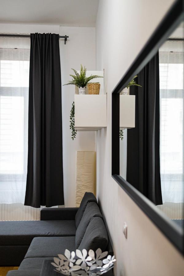 Cosy 1 Bedroom Apartment In Gozsdu Court Budapest Eksteriør billede