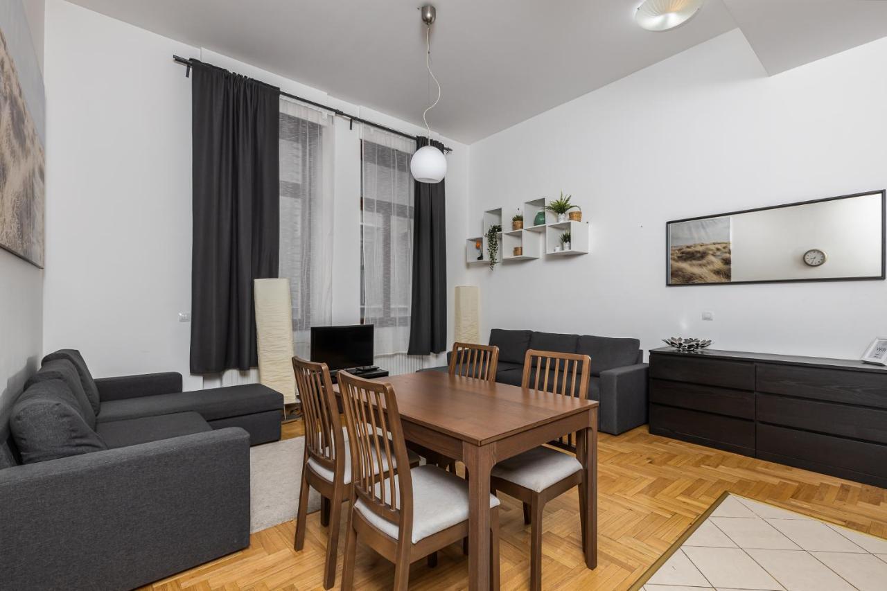 Cosy 1 Bedroom Apartment In Gozsdu Court Budapest Eksteriør billede