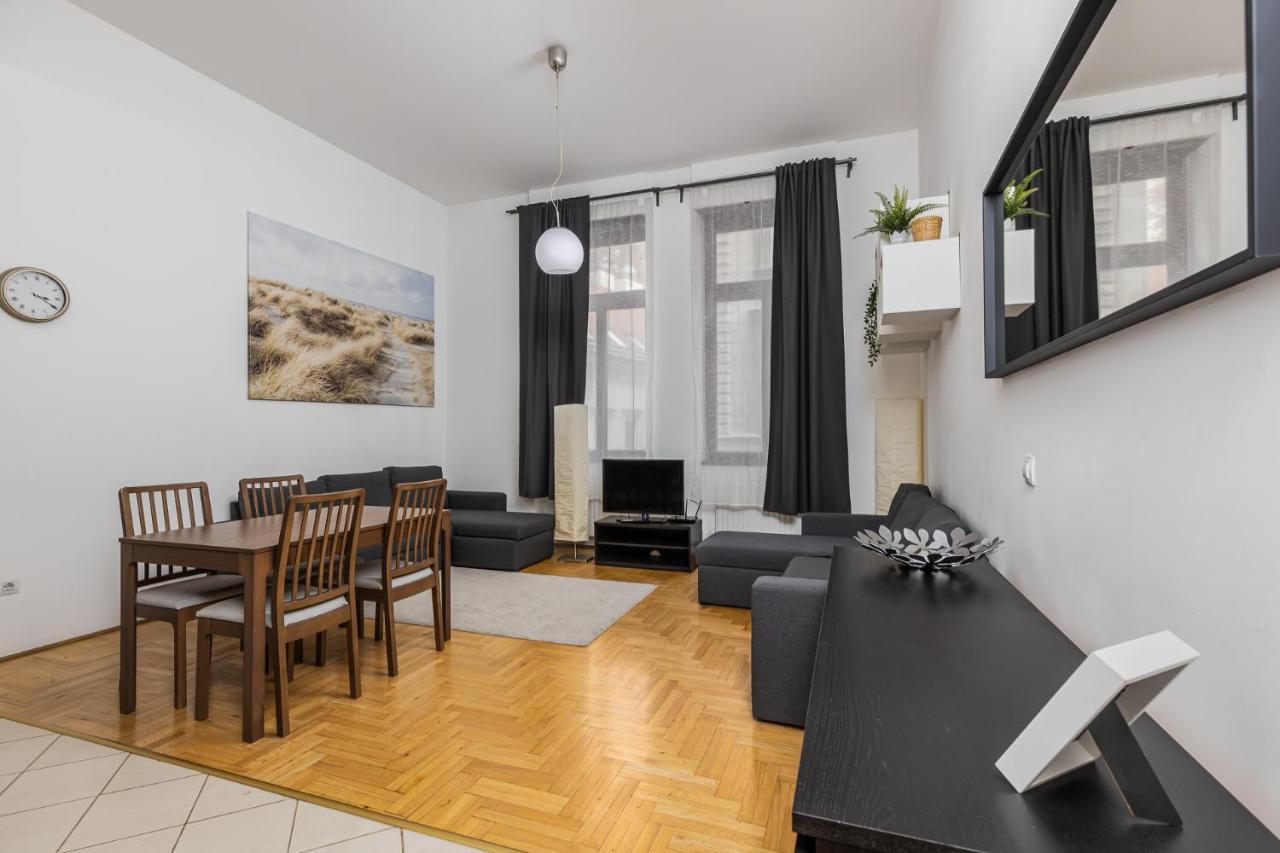 Cosy 1 Bedroom Apartment In Gozsdu Court Budapest Eksteriør billede